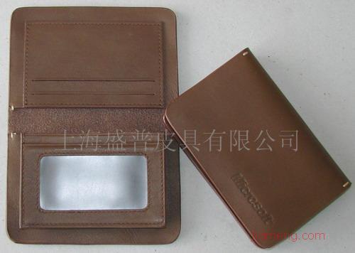 盛普皮具 以視覺美學塑造品牌形象，從產品到店鋪的全方位匠心呈現